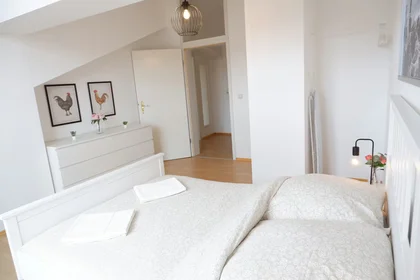 Logement entier à Mittenwalder Straße, Kreuzberg, image 6 de 10