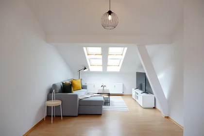 Logement entier à Mittenwalder Straße, Kreuzberg, image 10 de 10