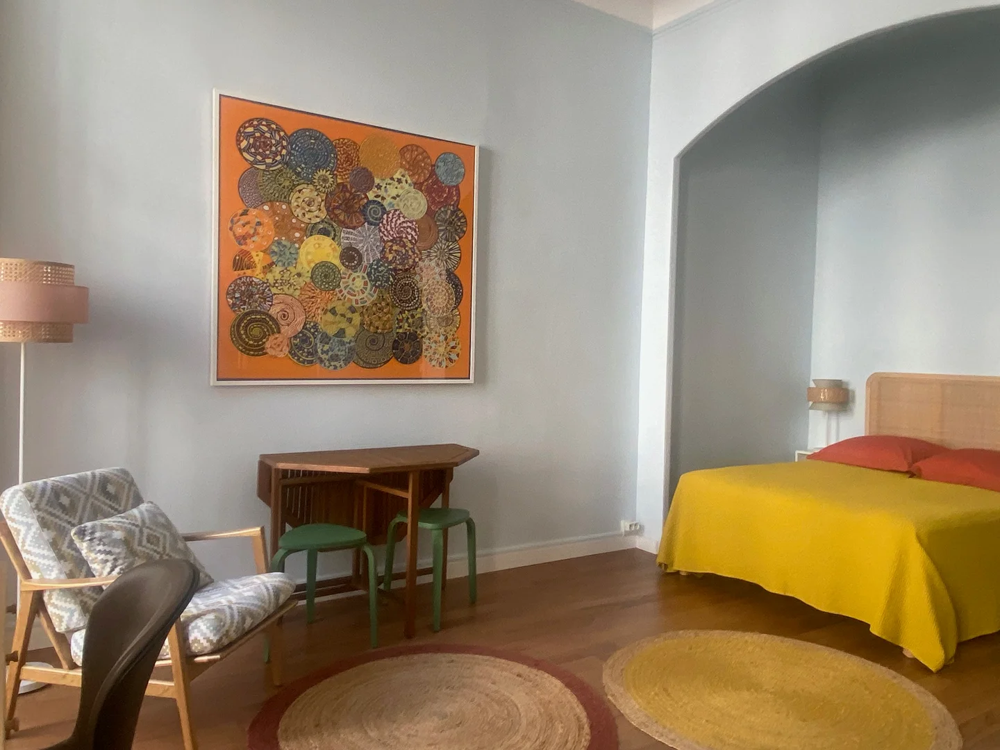 Affordable room for students with ample lighting in 