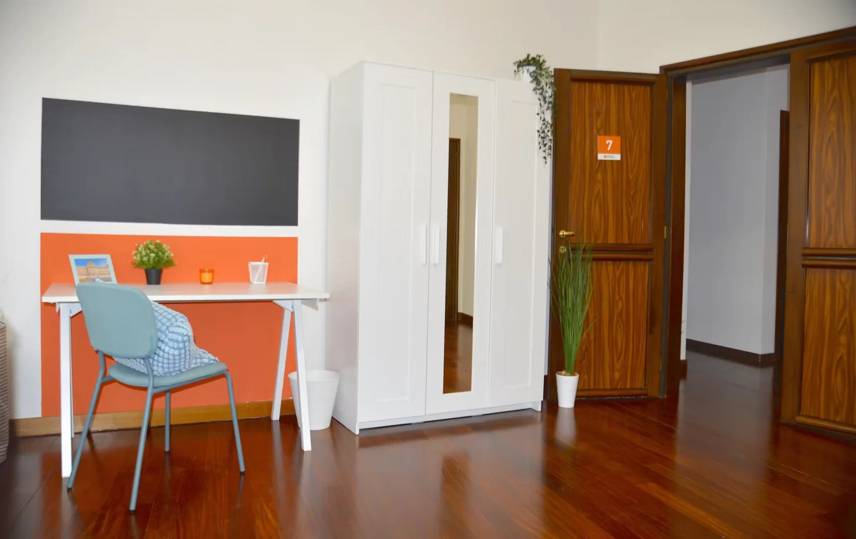 Studentenfreundliches Zimmer in mit modernen Annehmlichkeiten