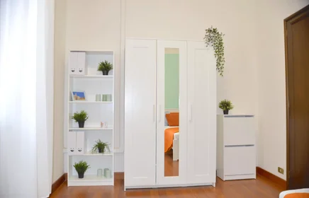 Chambre privée à Piazzale Risorgimento, Circoscrizione 1, image 2 de 10