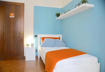 Quarto privado em Via Filippo Turati, Crocetta, imagem 1 de 10