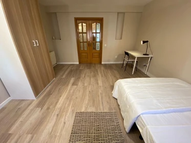 Bright private room in Fuenlabrada