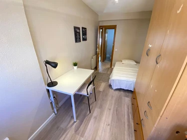 Fuenlabrada de çift kişilik yataklı kiralık oda