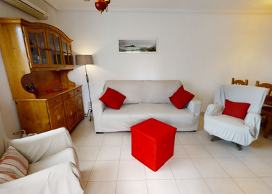 Alojamento com 2 quartos em Alicante