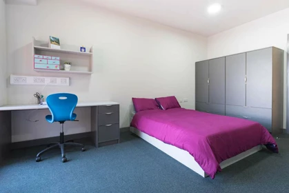 Cheap private room in Stoke-on-trent