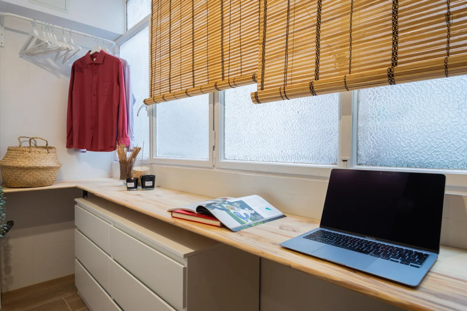 Funktionelles Studentenzimmer perfekt zum Studieren in 