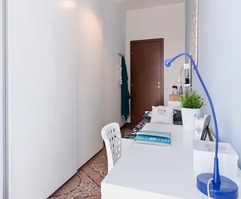 Habitación privada en Viale Giovanni Vicini, imagen 3 de 30