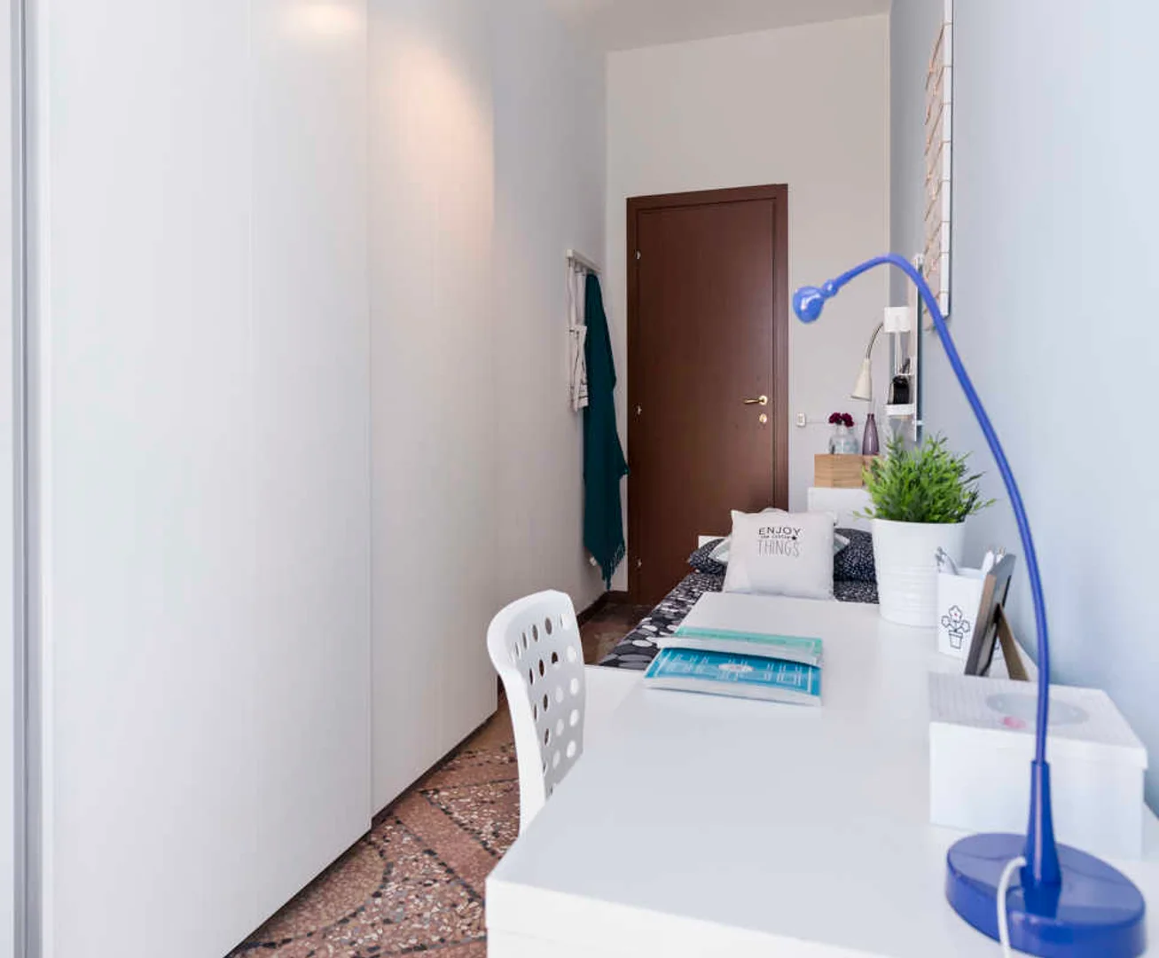 Habitación acogedora para estudiantes disponible en 