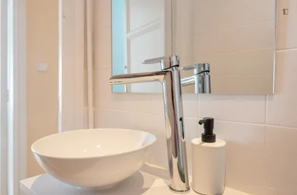 Stanza privata in Carrer de Casanova, immagine 21 di 27