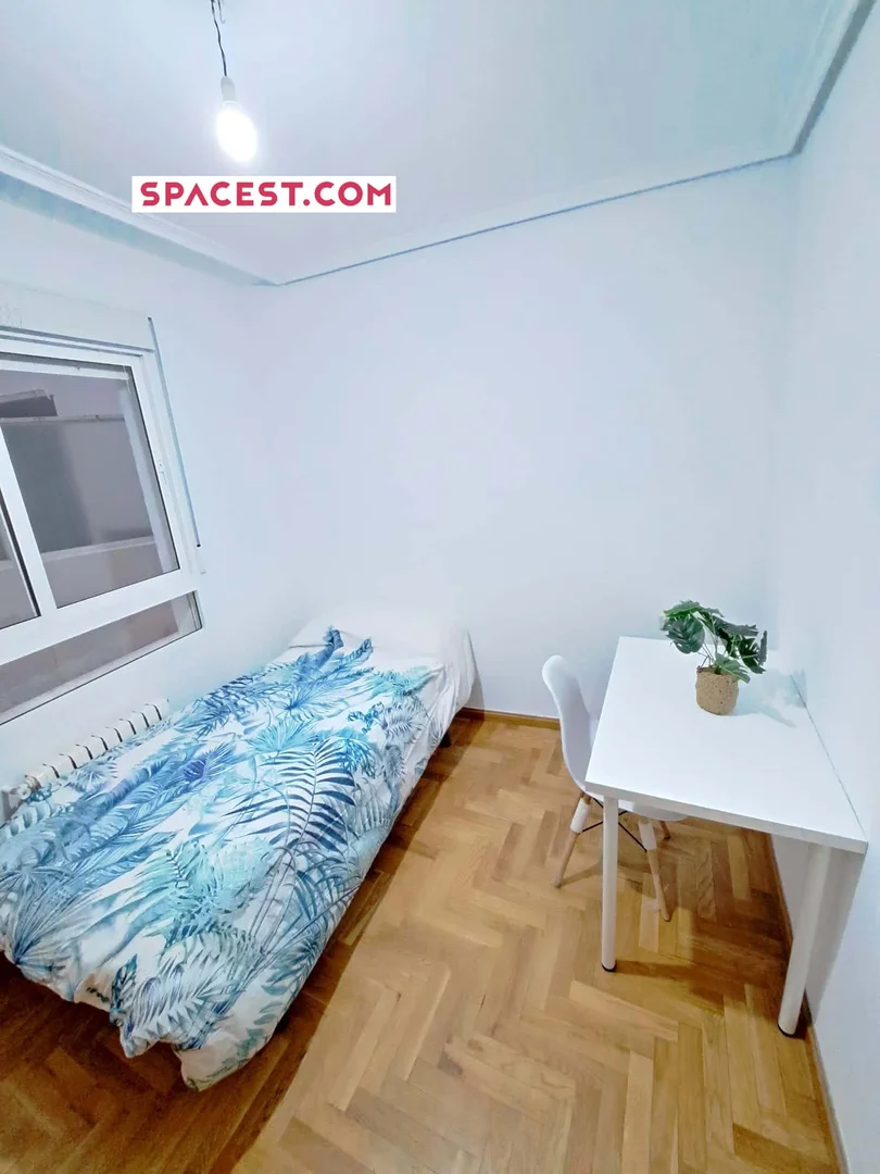 Habitación asequible para estudiantes con buena iluminación en 