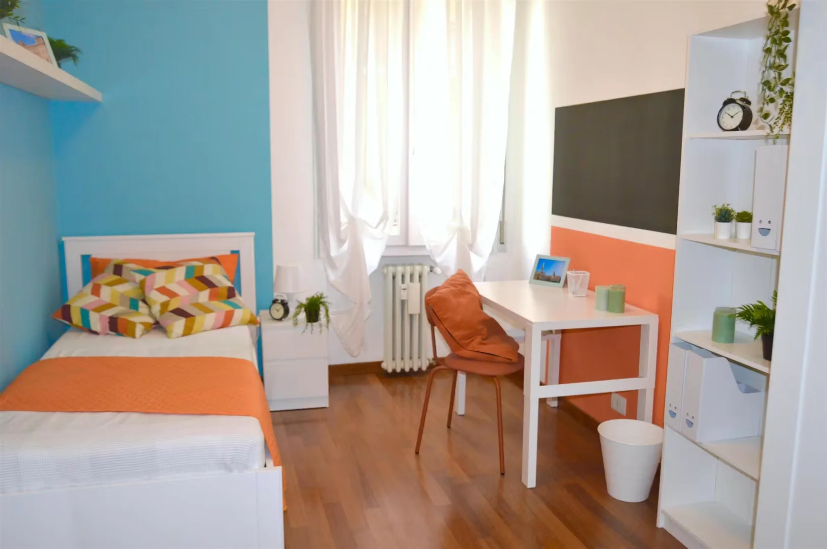 Zimmer in Studentenwohnung in  zu vermieten, voll möbliert