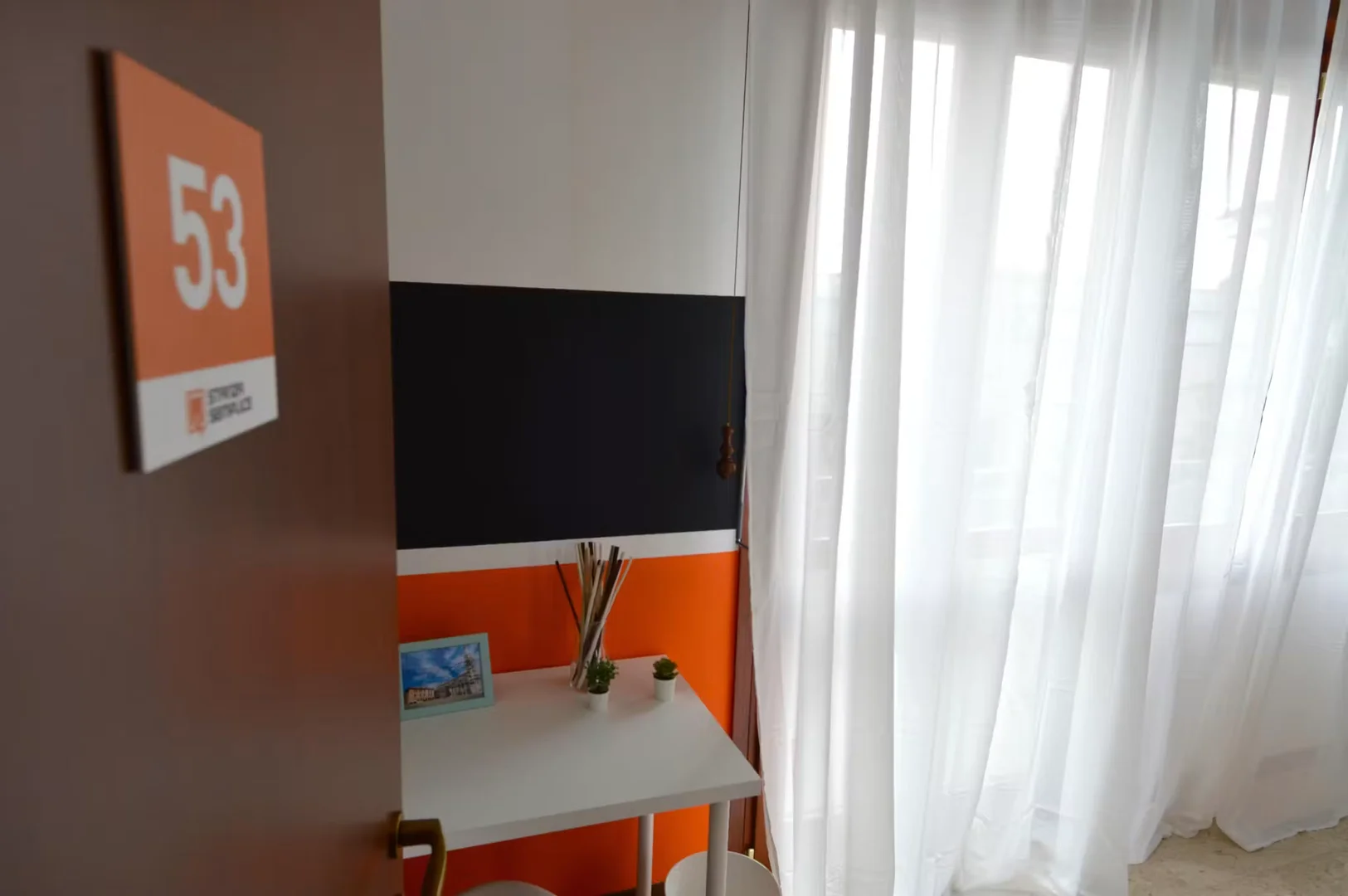 Habitación acogedora para estudiantes disponible en 