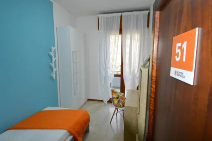 Quarto privado em Via Marzabotto, , imagem 1 de 10