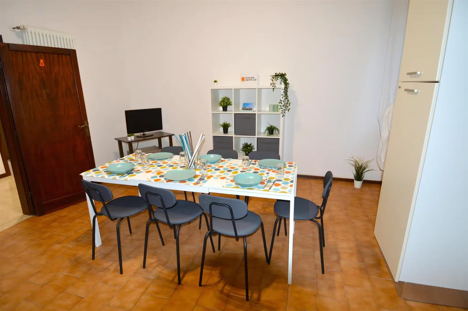 Comfortable and spacious student room in 