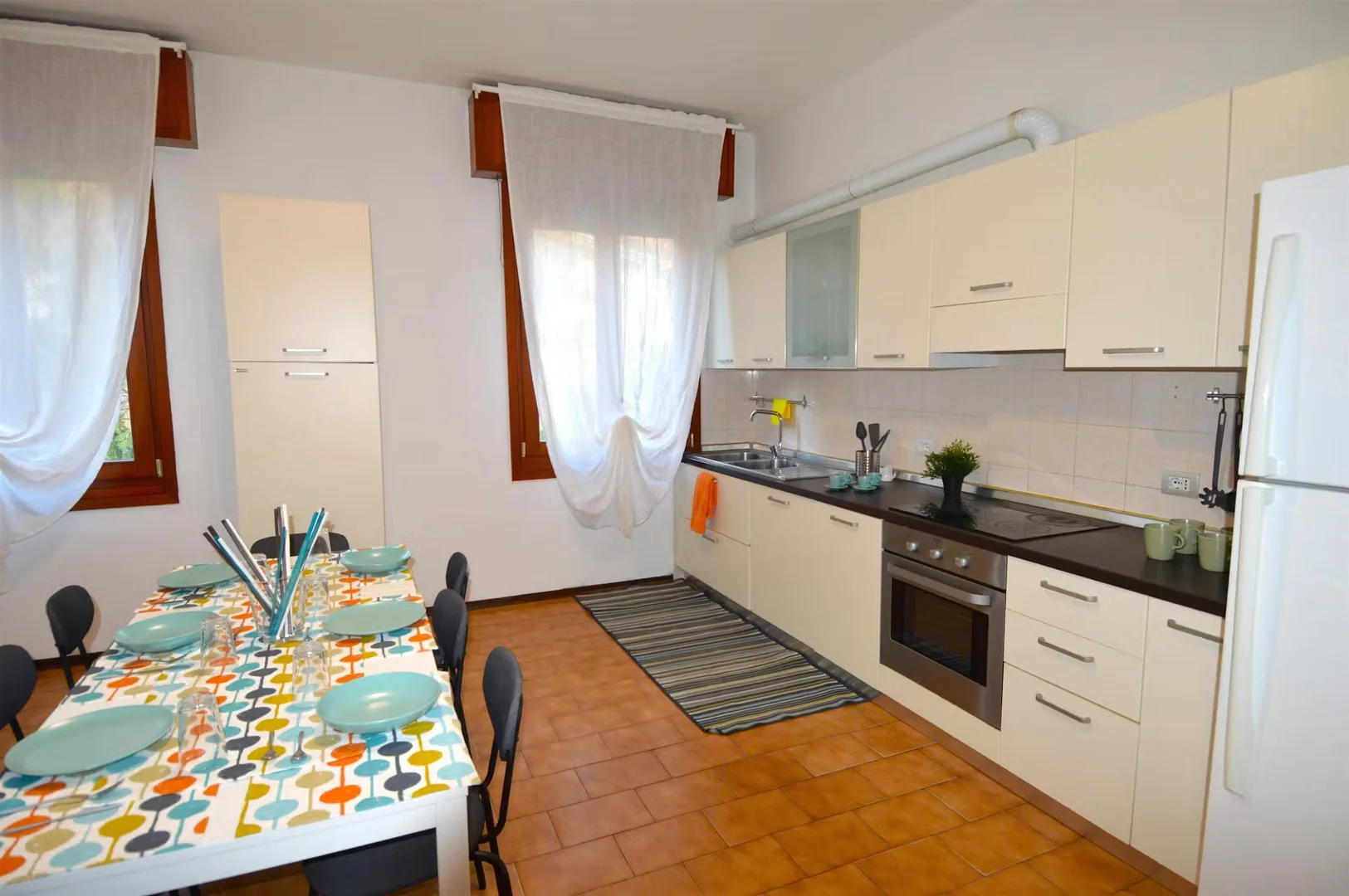 Student-friendly room in  with modern amenities