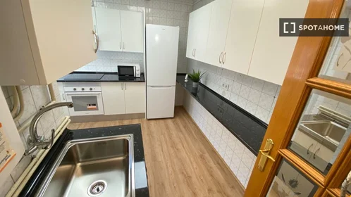 Private room at Calle de Francia, image 13 of 19