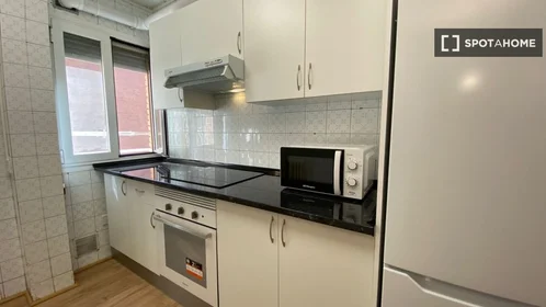 Private room at Calle de Francia, image 14 of 19