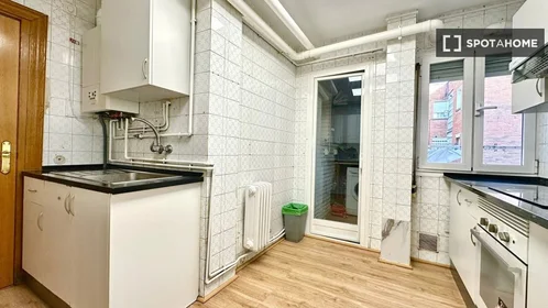 Private room at Calle de Francia, image 9 of 19