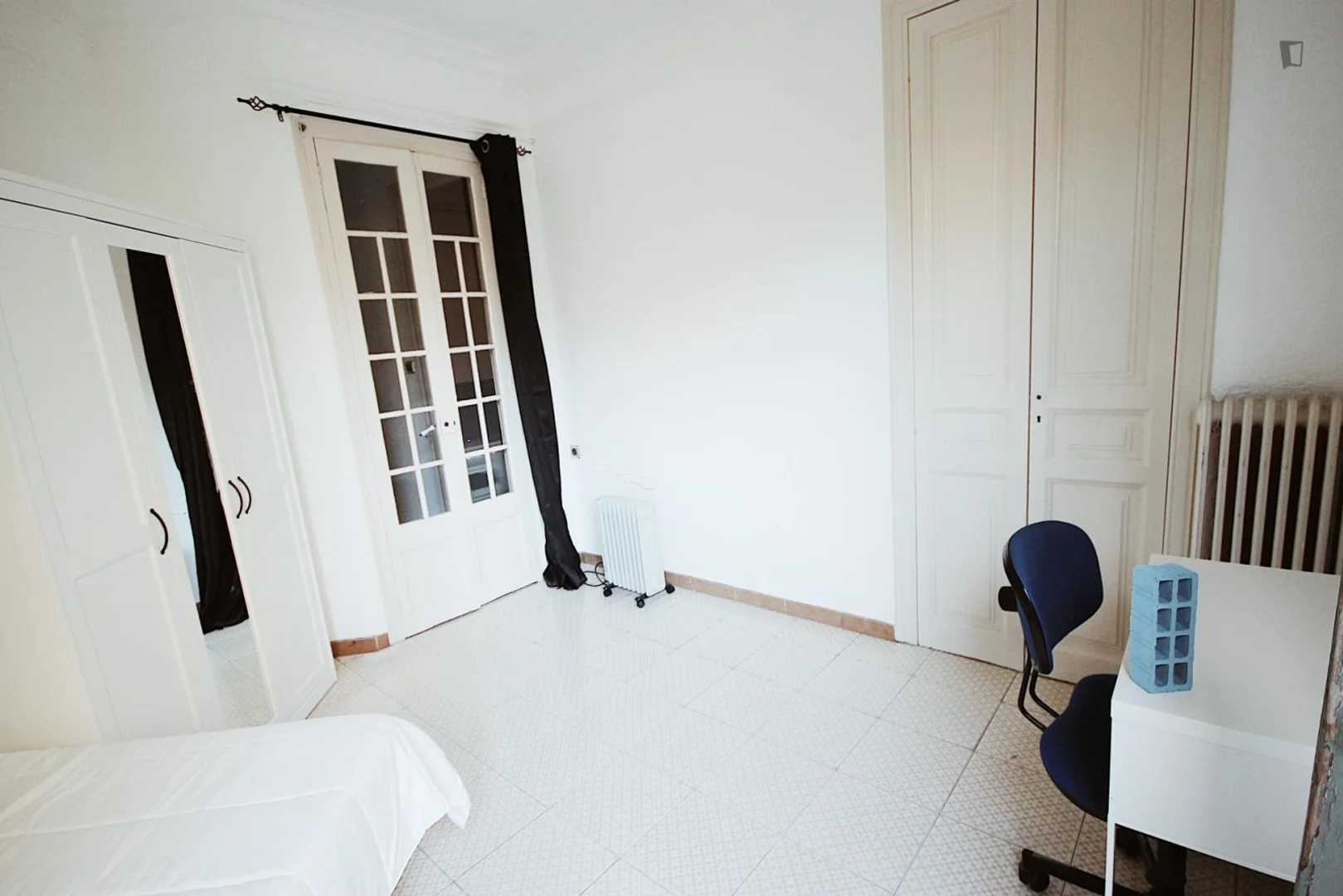 Chambre d'étudiant bon marché à proximité du campus dans
