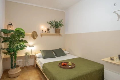 Habitación privada muy luminosa en Barcelona