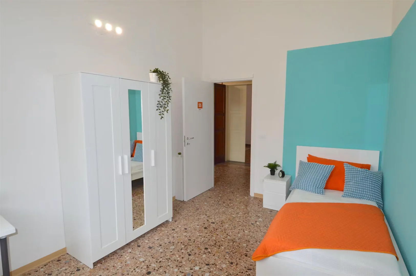 Quarto de estudante funcional perfeito para estudar em