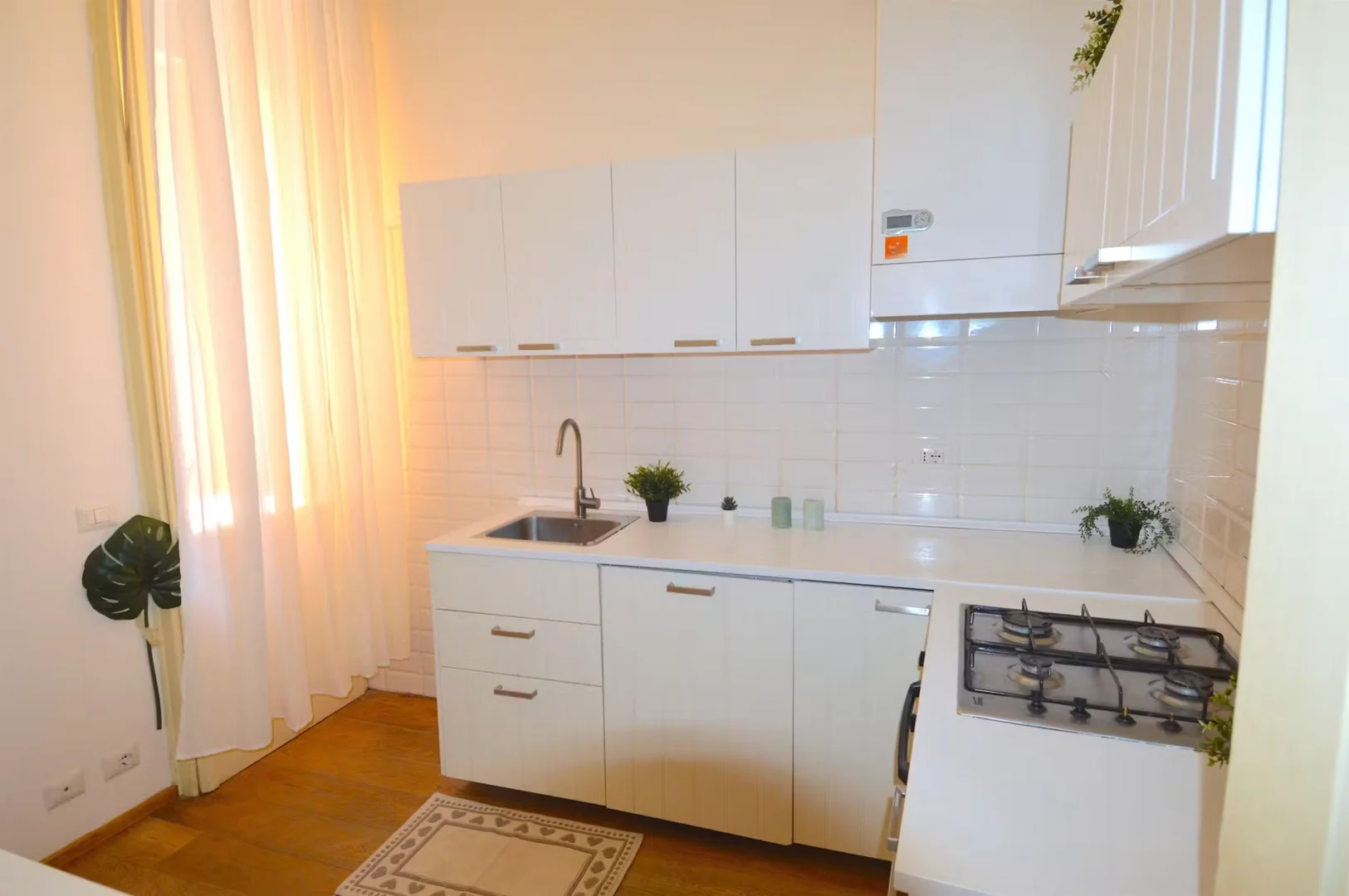 Quarto de estudante económico com localização conveniente em 