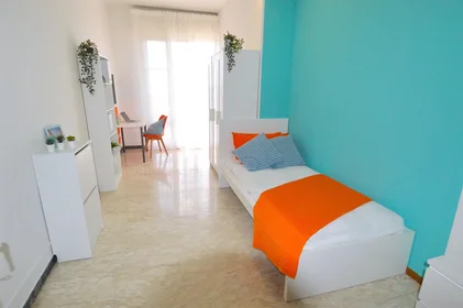Stanza privata in Via Pastrengo, , immagine 1 di 10