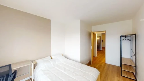 Stanza privata in Avenue Winston Churchill, Mirail-Reynerie-Bellefontaine, immagine 3 di 10
