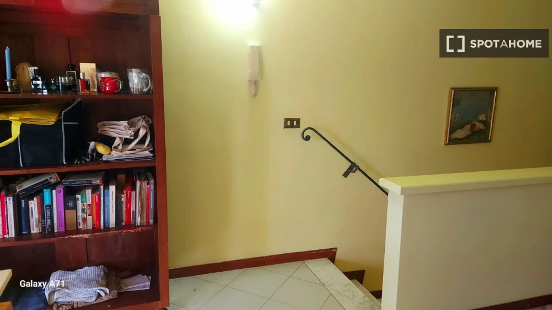 Habitación estudiantil económica cerca del campus en 