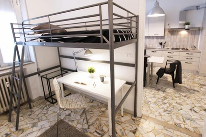 Quarto para alugar com cama de casal em Venezia