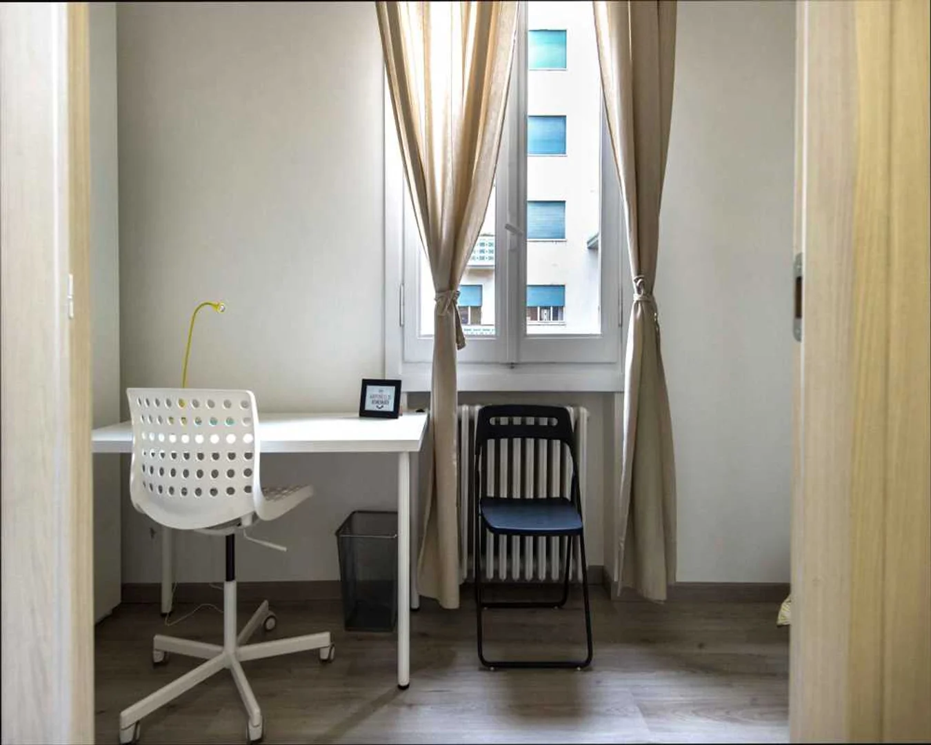 Quarto de estudante económico com localização conveniente em