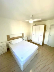 Cheap private room in Murcia