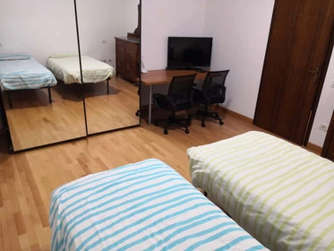 Quarto para alugar com cama de casal em Padova