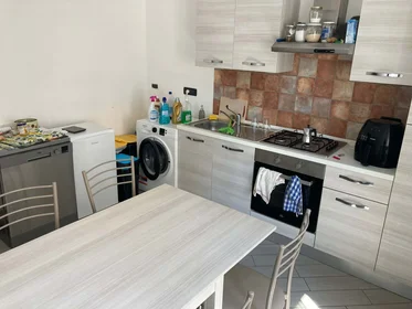 Chambre privée à Via Felice Romani, 1/5, 16122 Genova GE, Italy, image 1 de 6