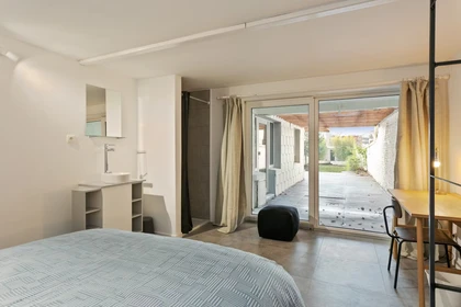 Alojamiento con 3 habitaciones en Charleroi