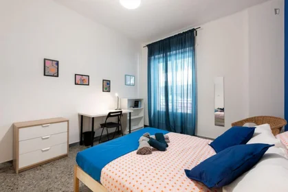 Habitación privada en Via Saverio Costantino, imagen 4 de 14