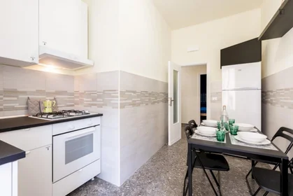 Habitación privada en Via Saverio Costantino, imagen 7 de 14