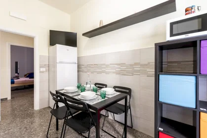 Habitación privada en Via Saverio Costantino, imagen 8 de 14