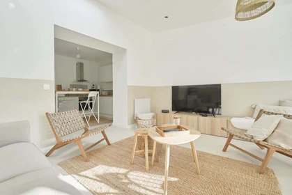 Habitación privada en 12 Rue des Cent-Têtes, 59300 Valenciennes, France, imagen 13 de 24
