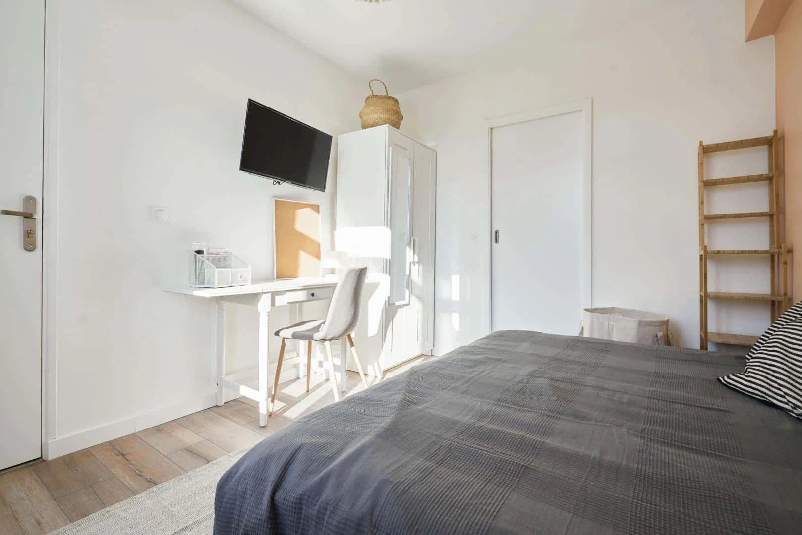 Habitación para estudiantes en  con modernas comodidades