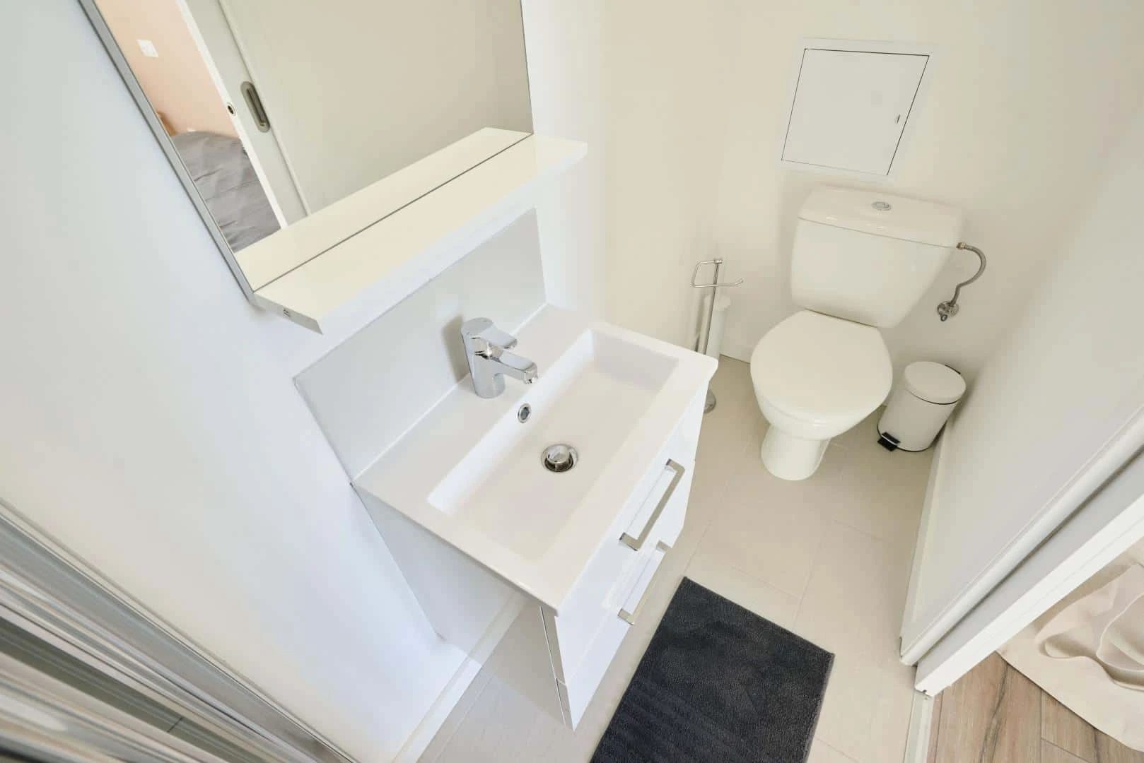 Habitación estudiantil económica cerca del campus en 