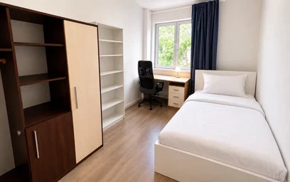 Quarto para alugar ao mês em {area}