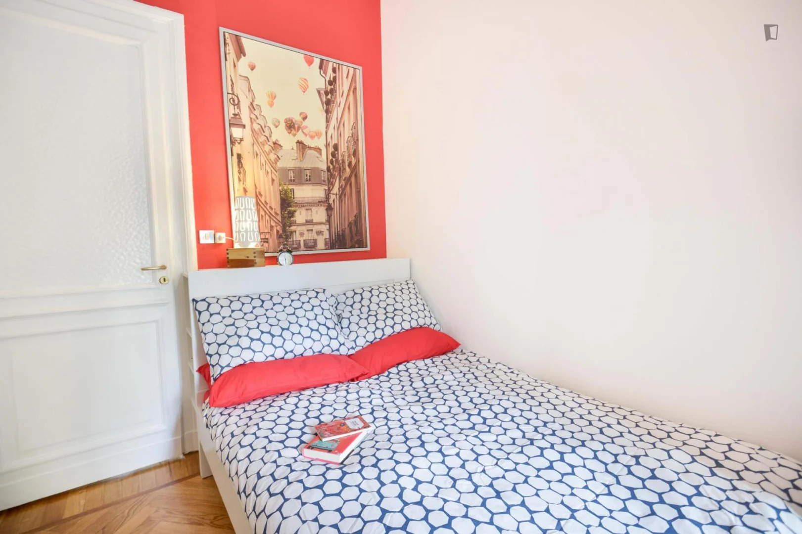 Chambre d'étudiant économique avec emplacement pratique dans