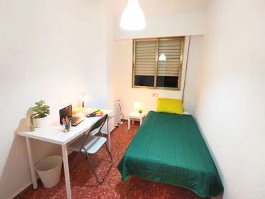 Cheap private room in Burjassot