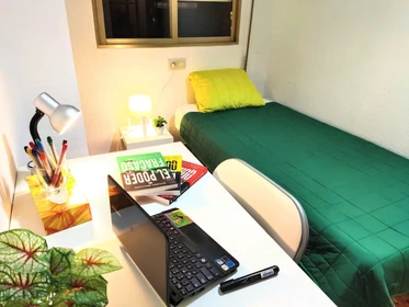 Burjassot de çift kişilik yataklı kiralık oda