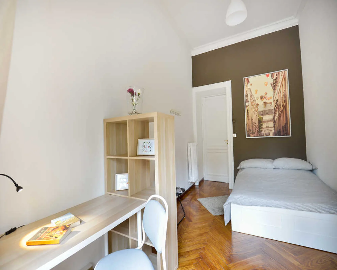 Room for rent in student apartment in , fully furnished