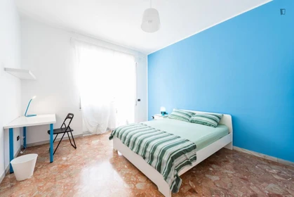 Room for rent in a shared flat in Bari