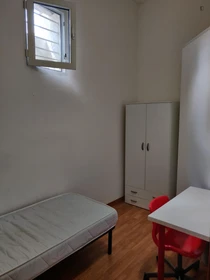 Cheap private room in Palermo