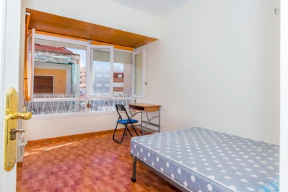 Chambre à louer dans un appartement en colocation à Alicante-alacant